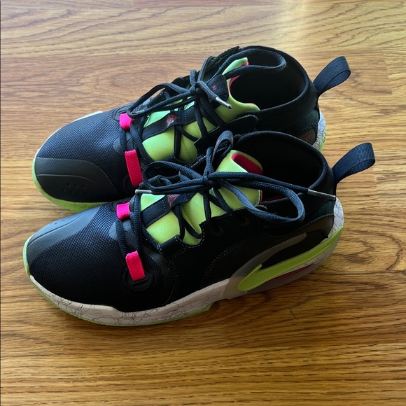Kids Nike Air Zoom Crossover 2 Basketball Shoes (Size 6Y) - Picture 1 of 12